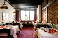 Hotel Goldener Hirsch - breakfast