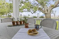 Bay Town Inn