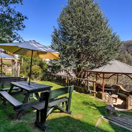 Kasees Apartments & Mountain Lodge