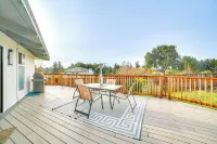 2 Mi to Ocean: Pet-friendly Abode in Aptos!