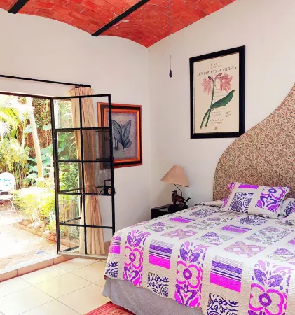 Casa Flores Bed & Breakfast