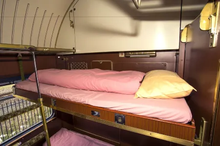 Train Lodge Amsterdam