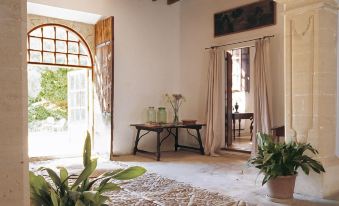 Oliver Moragues Grandhouse & Vineyard