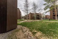 Wild Irishman 1030 Hotels in Keystone