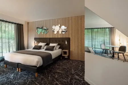 Logis Hôtel Parenthèse, Restaurant & Spa Отели в г. Юра