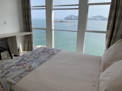 Grand Hotel Guarujá - A Sua Melhor Experiência Beira Mar na Praia! - en bord de mer
