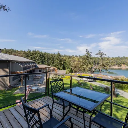 Mayne Island Resort