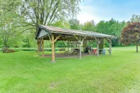10-Acre Kingston Getaway Sauna and Fire Pit - WiFi