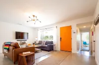 The Rockhopper - Hot Tub, Fire Pit & Walk to Downtown Jt! 4 Bedroom Home by RedAwning Hotels in Joshua Tree