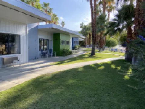 Ccbc Resort Hotel - A Gay Men's Resort