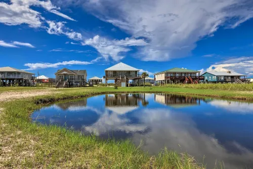 Bayfront Dauphin Island Home w/ Beach Access! - Bãi biển