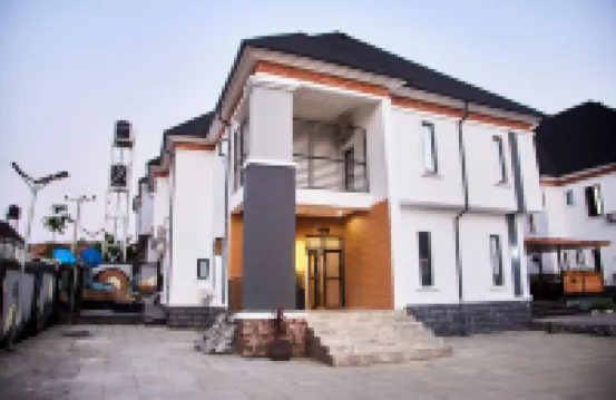 De Mipos Luxury Suites