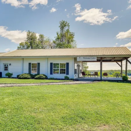 Cozy Resort-Style Escape on Taylorsville Lake!