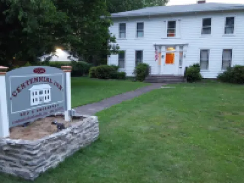 Centennial Inn Bed & Breakfast Hotels in Conneaut