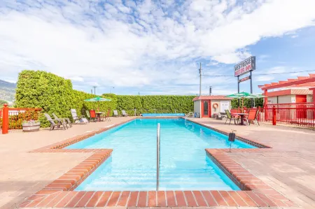 Westridge Motor Inn Отели рядом с достопримечательностью «NK'MIP Cellars»