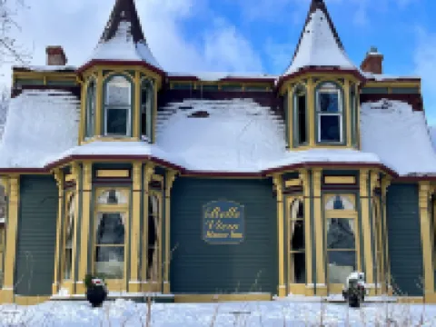Belle View Manor Inn Hotels in 