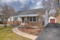 8 Mi to Lake Eerie & Dtwn Toledo! Peaceful Cottage - homestay