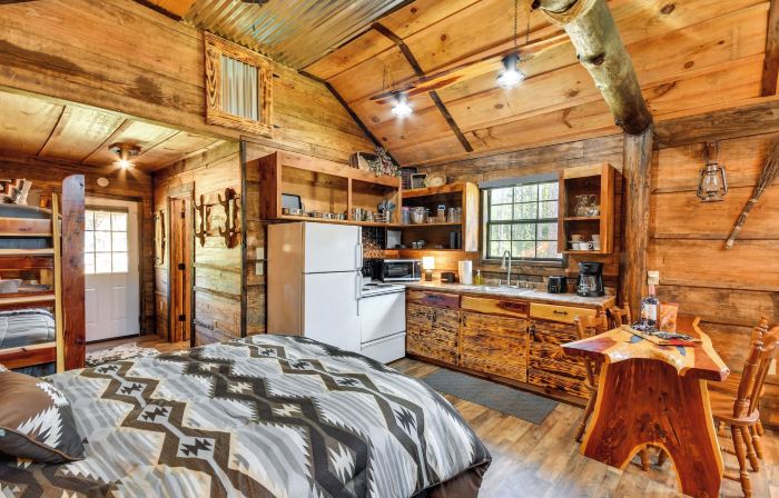 Quaint Abbeville Cabin Studio w/ Gas Grill!