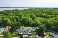 Waterfront Lakeview Cottage w/ Dock & Lift! - 3 stjerner