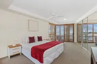 Mariners North Holiday Apartments - spa