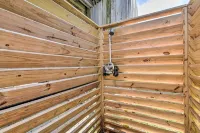 Steps to Sand: Surfside Beach Gem w/ Large Yard - Wifi
