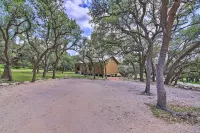 Rustic-Chic Country Cabin - 10 Mi to Main Street! - spa