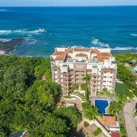 Oceanfront Penthouse,Stunning Exquisitely Maintained,Amazing Sunsets, Hot Tub