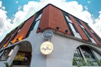 Hotel Idyllic Inn