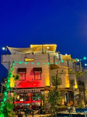 Rebetika Hotel & Bistro