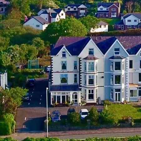 Plas Isa Hotel