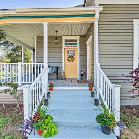 Renovated Carnegie Cottage - Walk to Dtwn!