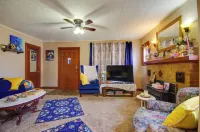 Walk to Civic Center! Lovely Lebanon Home