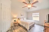 Eufaula Escape w/ Deck - Steps to Lake! - Homestays