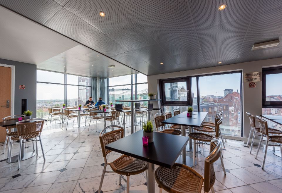 2. 캐빈 오덴세..