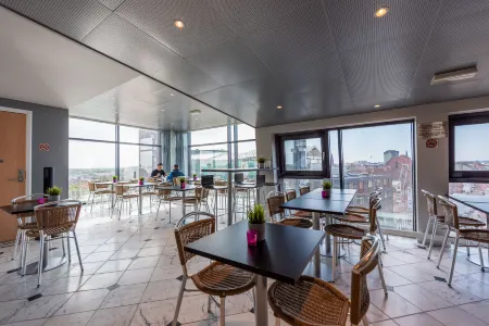 Cabinn Odense Отели рядом с достопримечательностью «Лидл»