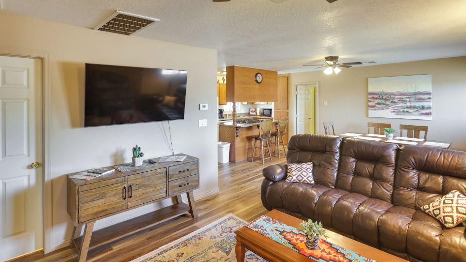 Dog-Friendly Bullhead City Home - Walk to Beach!