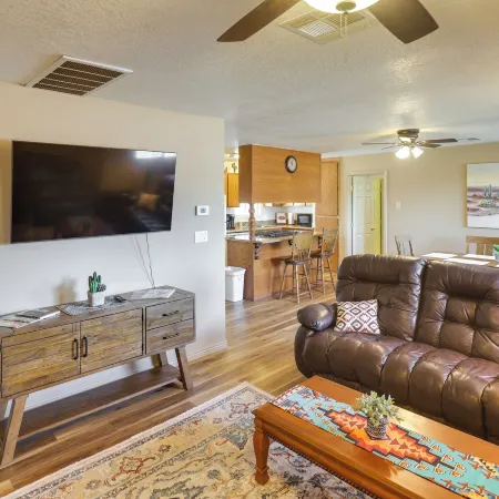 Dog-Friendly Bullhead City Home - Walk to Beach!