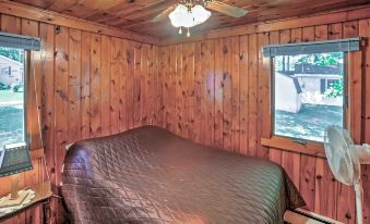 Cozy Lakefront Hale Cabin w/ Access to Boat Ramp!