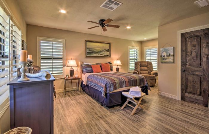 Lakefront Wallis Ranch w/ Private Beach & Patio!
