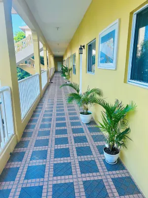 Spring Palm Estate - 3-Star