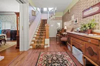 Loganberry Inn