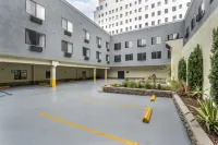 Best Western Plus Hotel at the Convention Center - parking