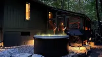 Saturdays Cabin, Hot Tub, Hammock, Gas Firepit