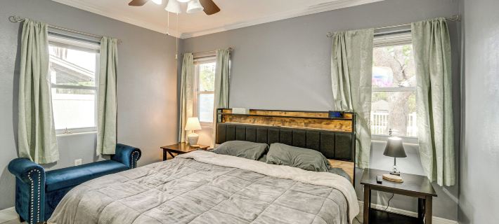 2 Mi to Riverwalk: Gem w/ Private Pool & Yard! Hotels in Manatee County