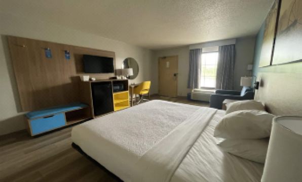 Days Inn & Suites by Wyndham York