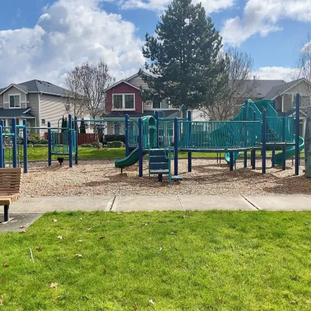 Spacious Kent Home Near SeaTac Airport w/ Patio Hotels in Kent