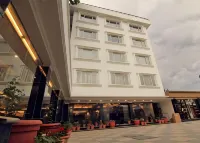 Comrade Inn