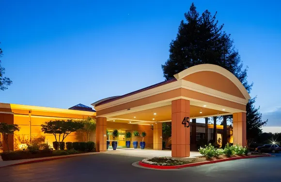 康科德廣場酒店 - 核桃溪