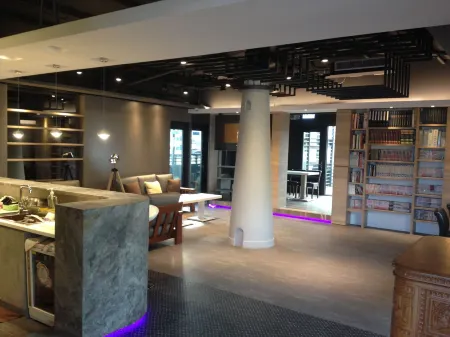 Taipei Discover Hostel Отели рядом с достопримечательностью «Wai Shuang Xi Ding Mountain»