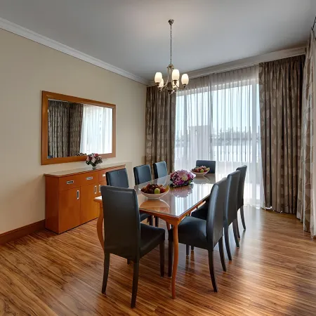 J5 Villas Holiday Homes Barsha Gardens